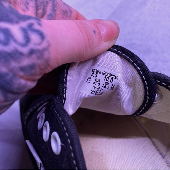 Vans - Picture 4 of 4